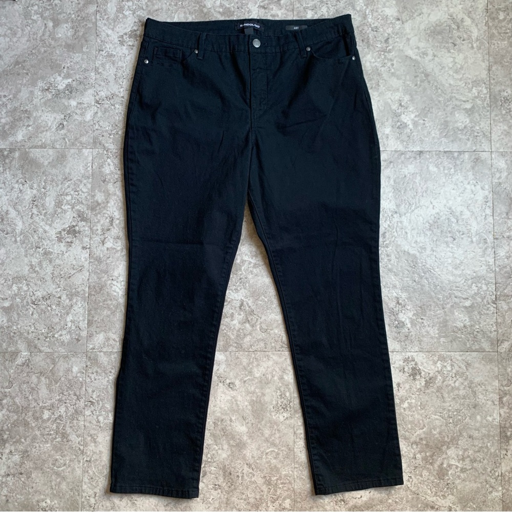 Bandolino Black Straight-Leg Jeans Size 18